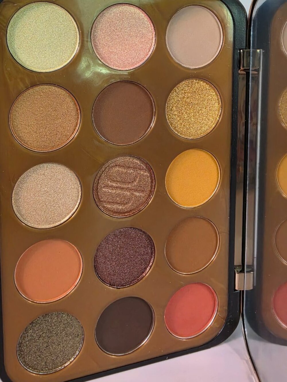 BH Cosmetics Brand New GLAMREFLECTION Gilded Palette